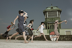 hq_racingday_0346_running_l